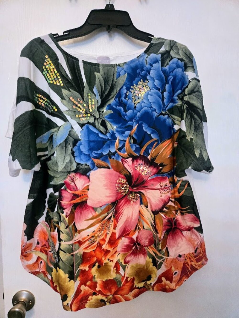 Vibrant floral Chico's S/S top with sequin‎ sparkle NWOT Size 3/XL